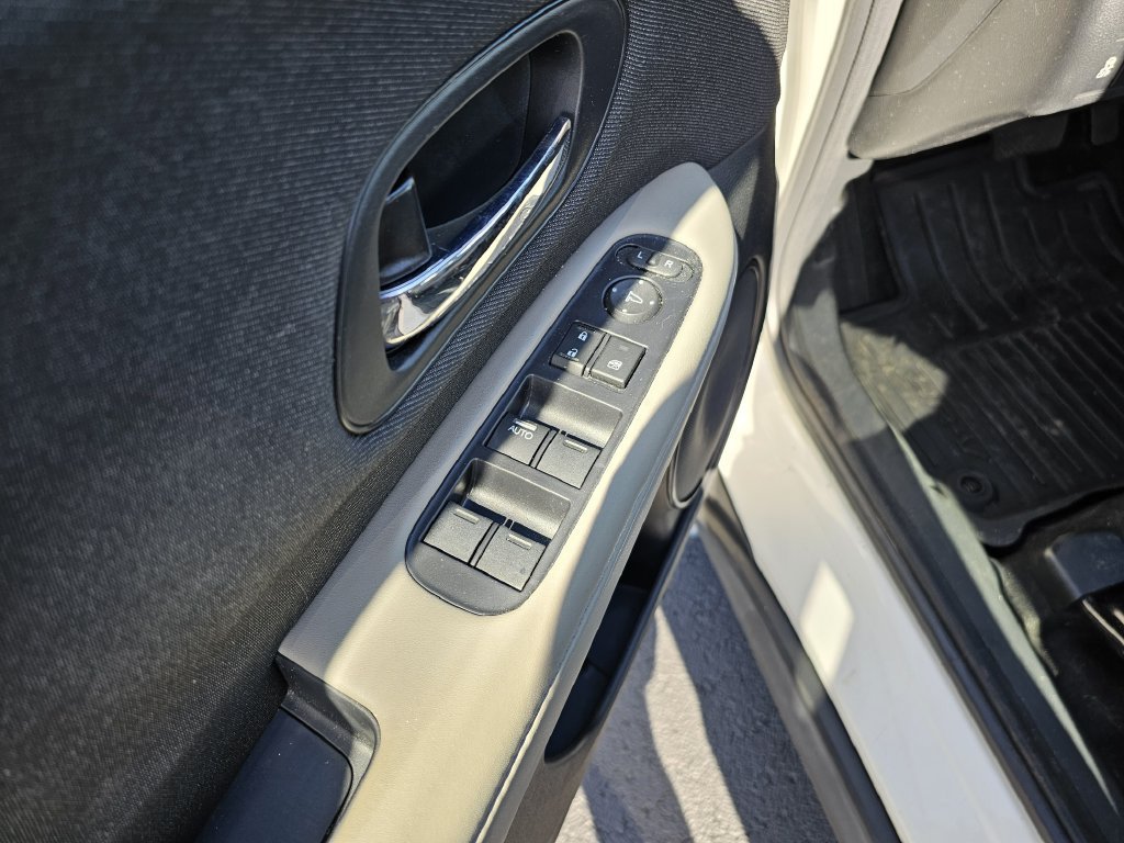 Used 2022 Honda HR-V LX image 16