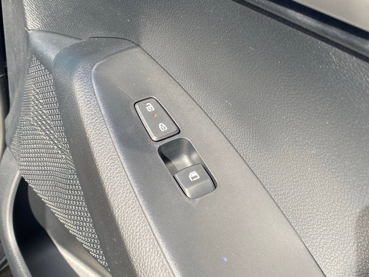 New 2026 Kia Seltos LX FWD image 25