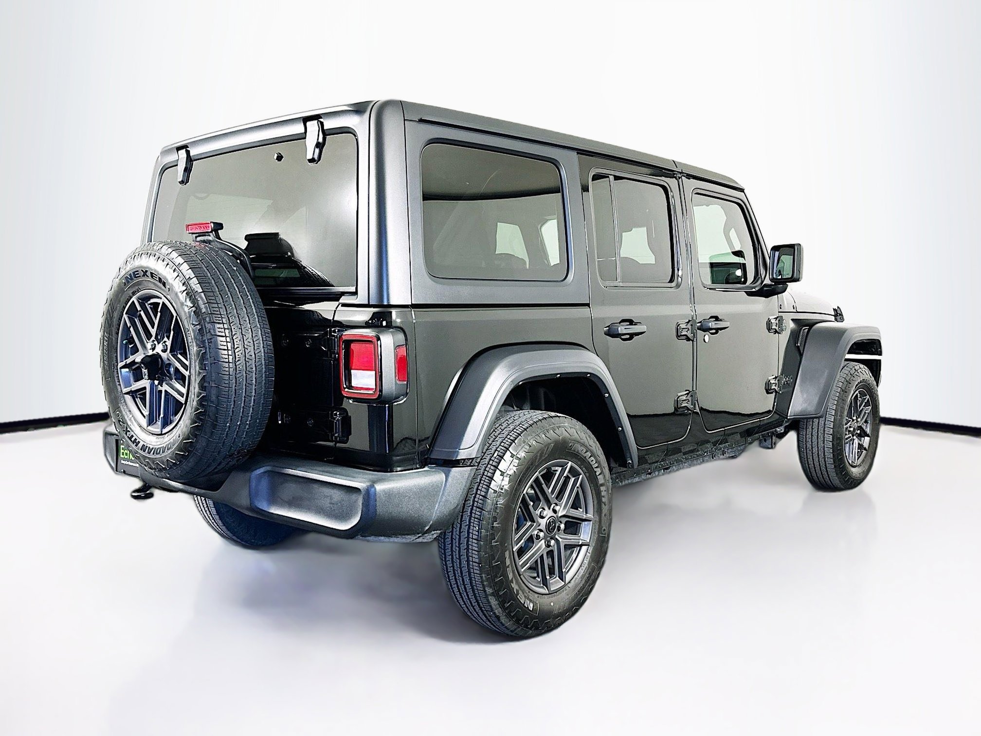 Used 2024 Jeep Wrangler Sport S image 9