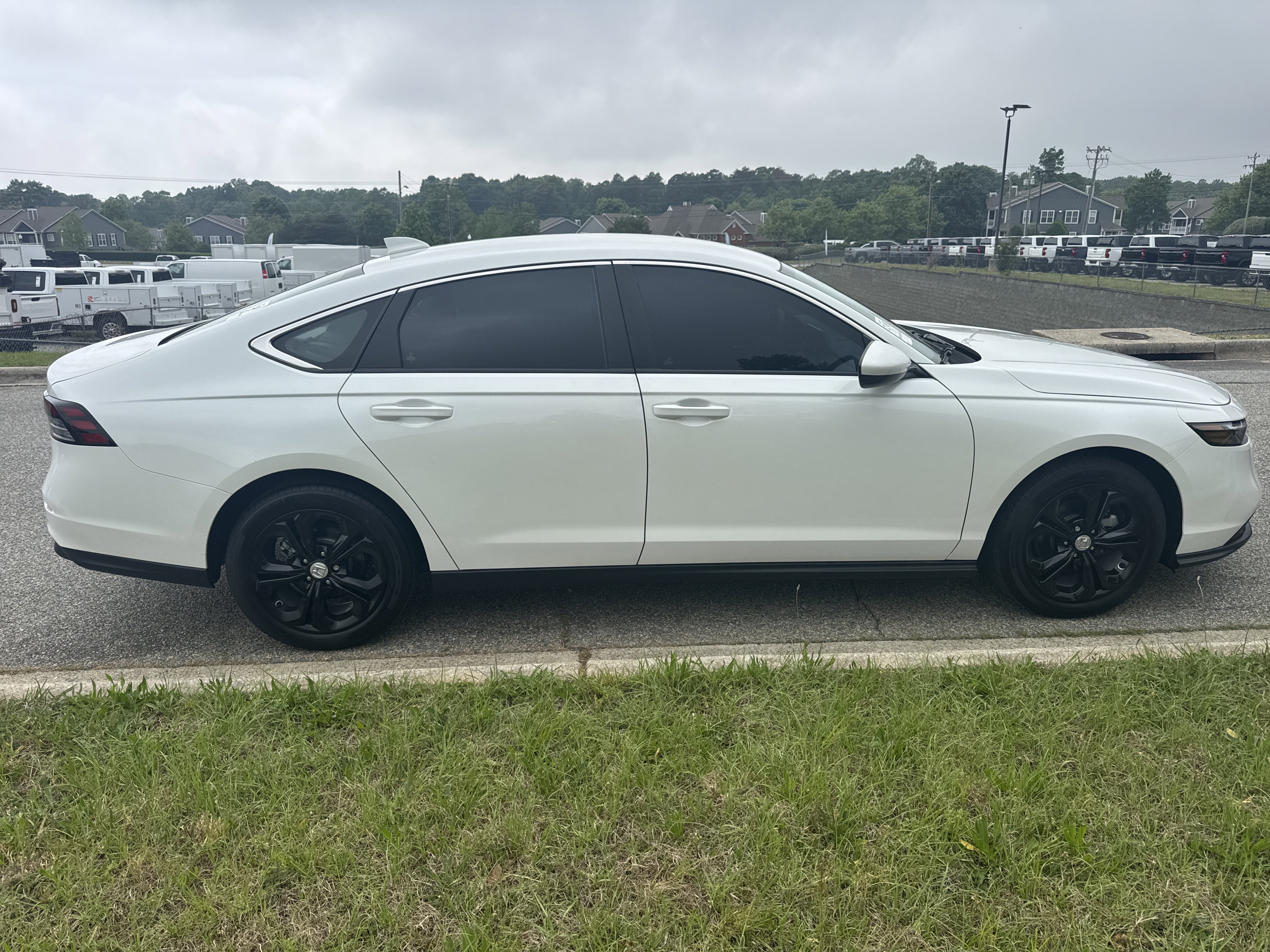 Used 2025 Honda Accord LX image 11