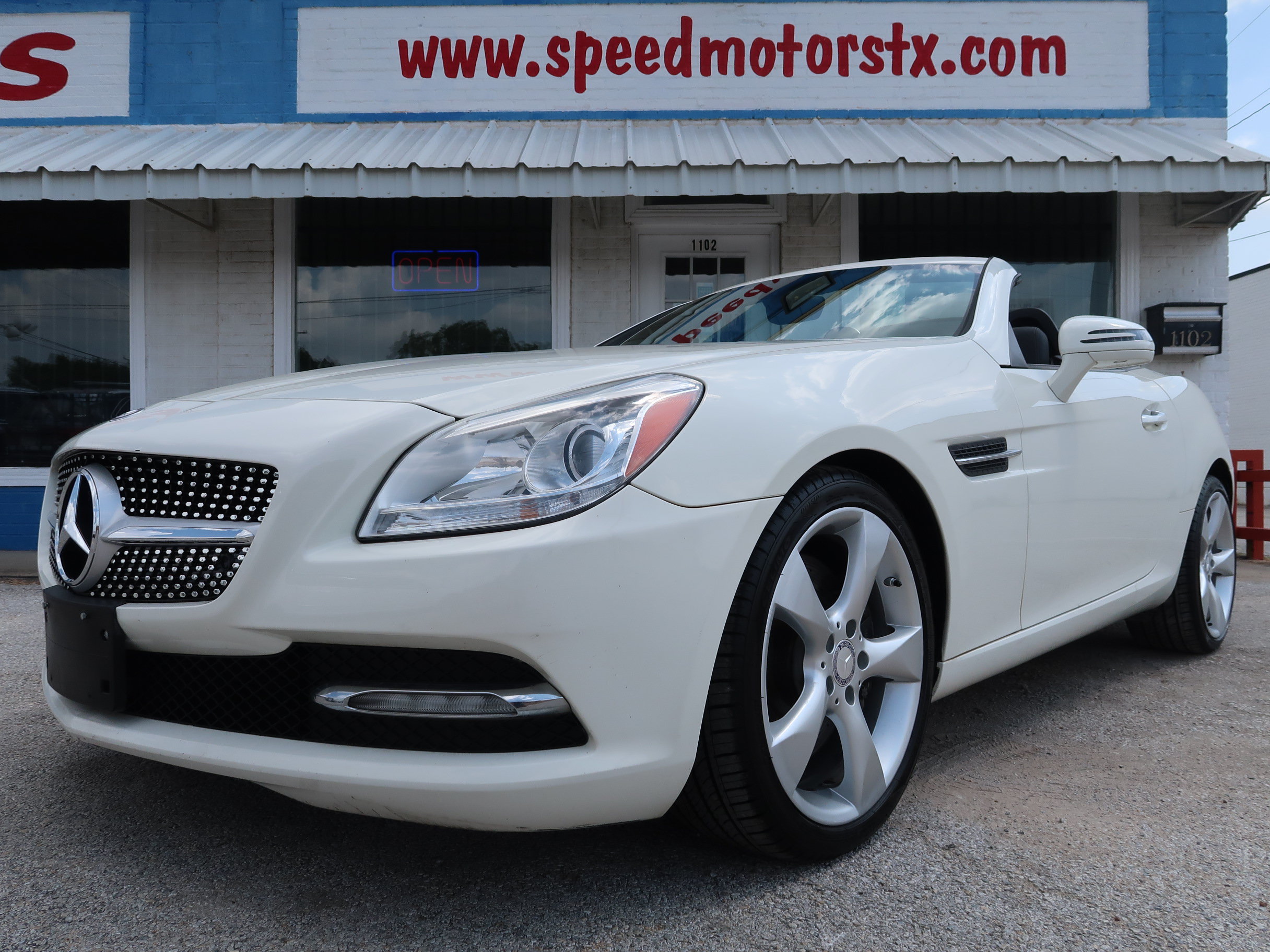 Used 2012 Mercedes-Benz SLK 350 image 5