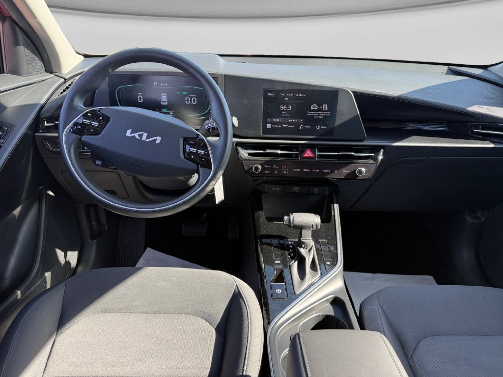 Used 2025 Kia Niro LX FWD image 23