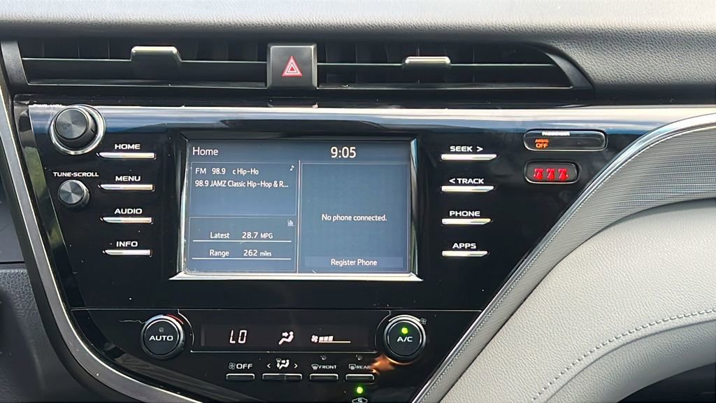 Used 2018 Toyota Camry SE FWD image 13
