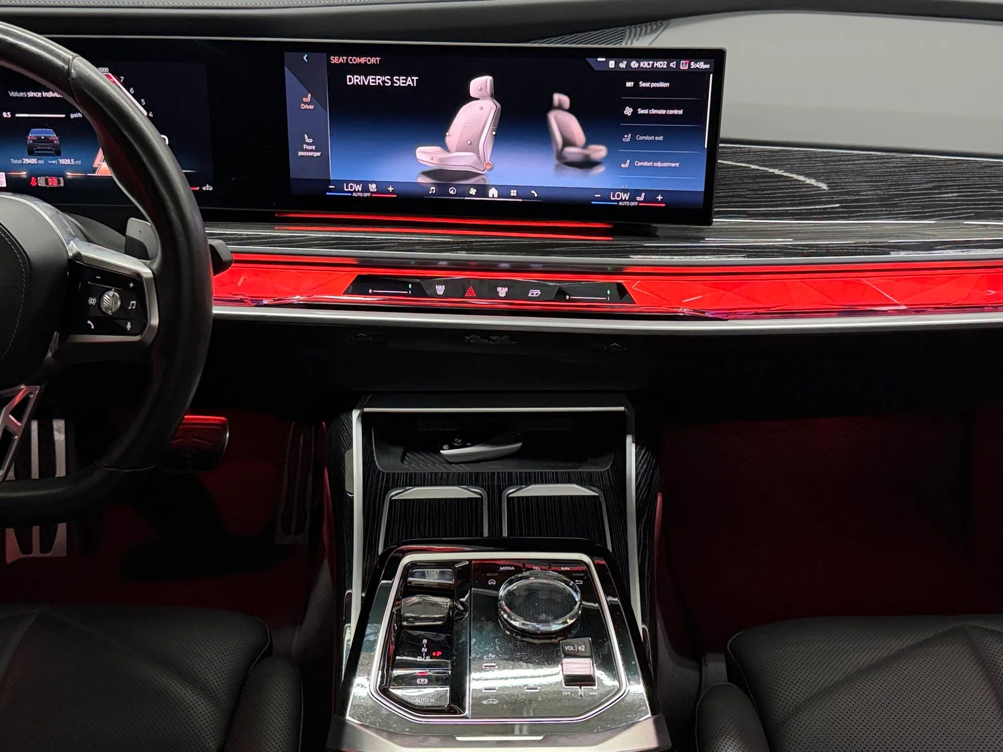 Used 2023 BMW 740i w/ Parking Assistance Package RWD image 31