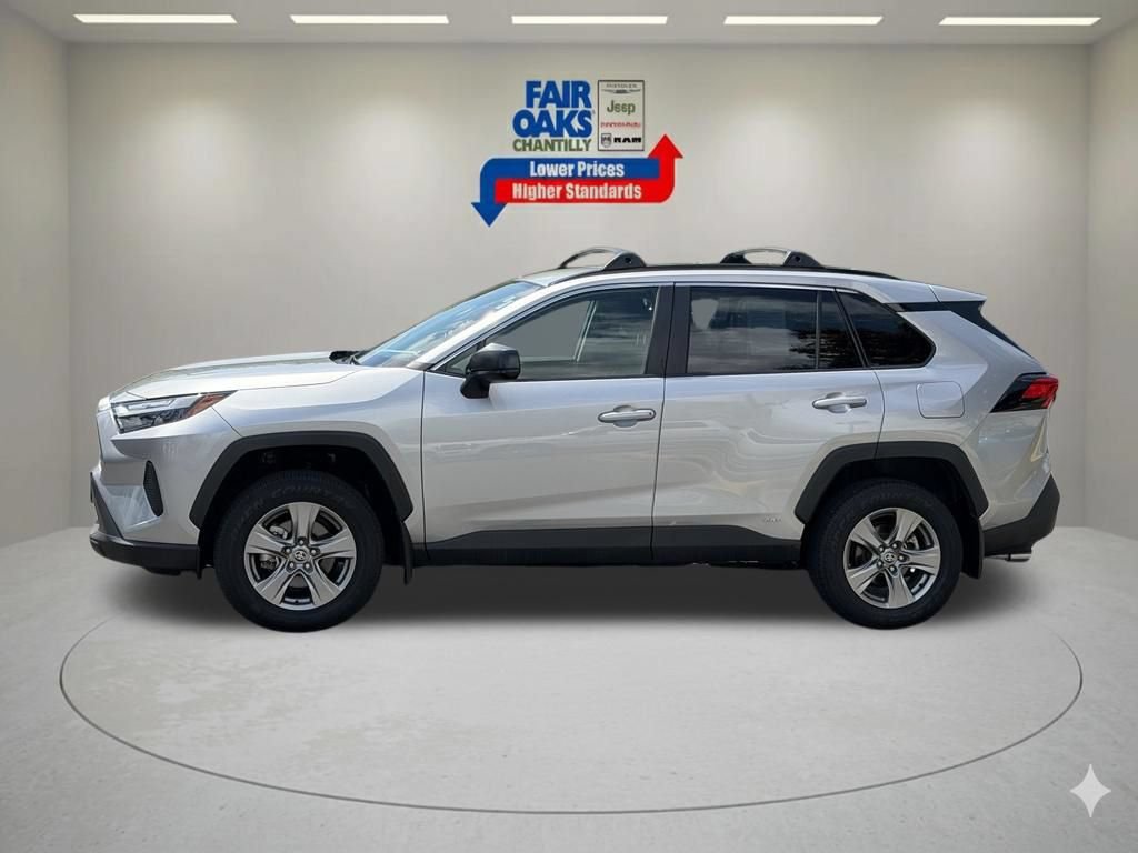 Used 2025 Toyota RAV4 LE AWD/4WD image 12