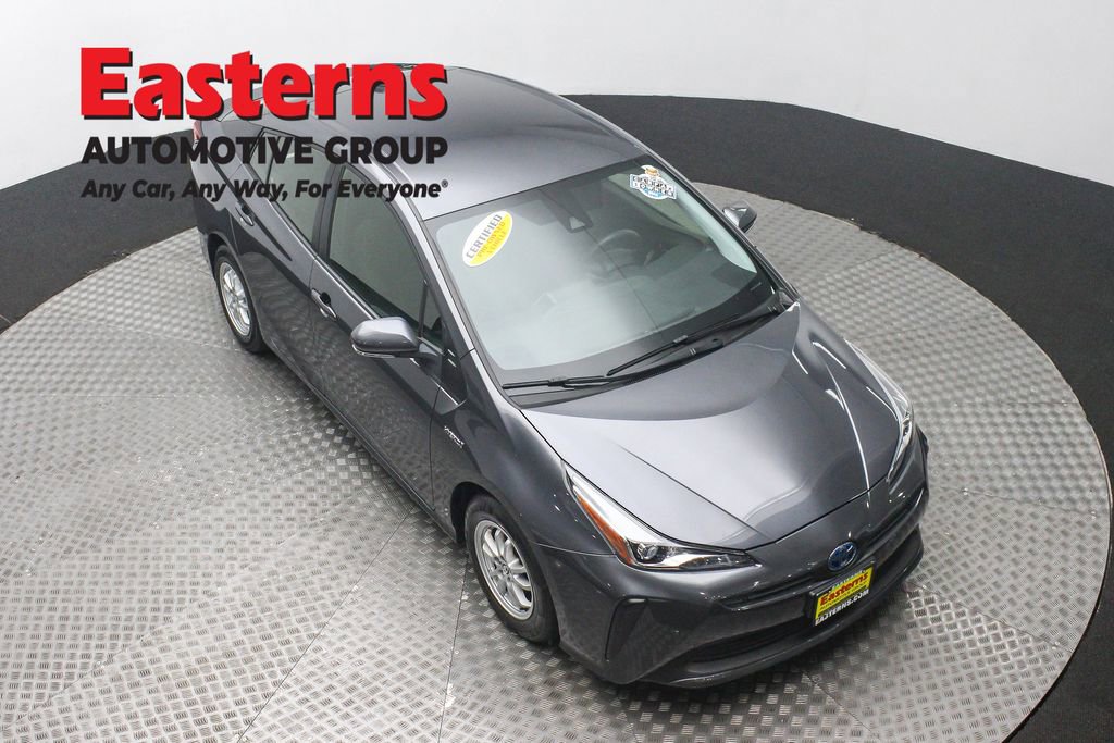 Used 2022 Toyota Prius LE image 3