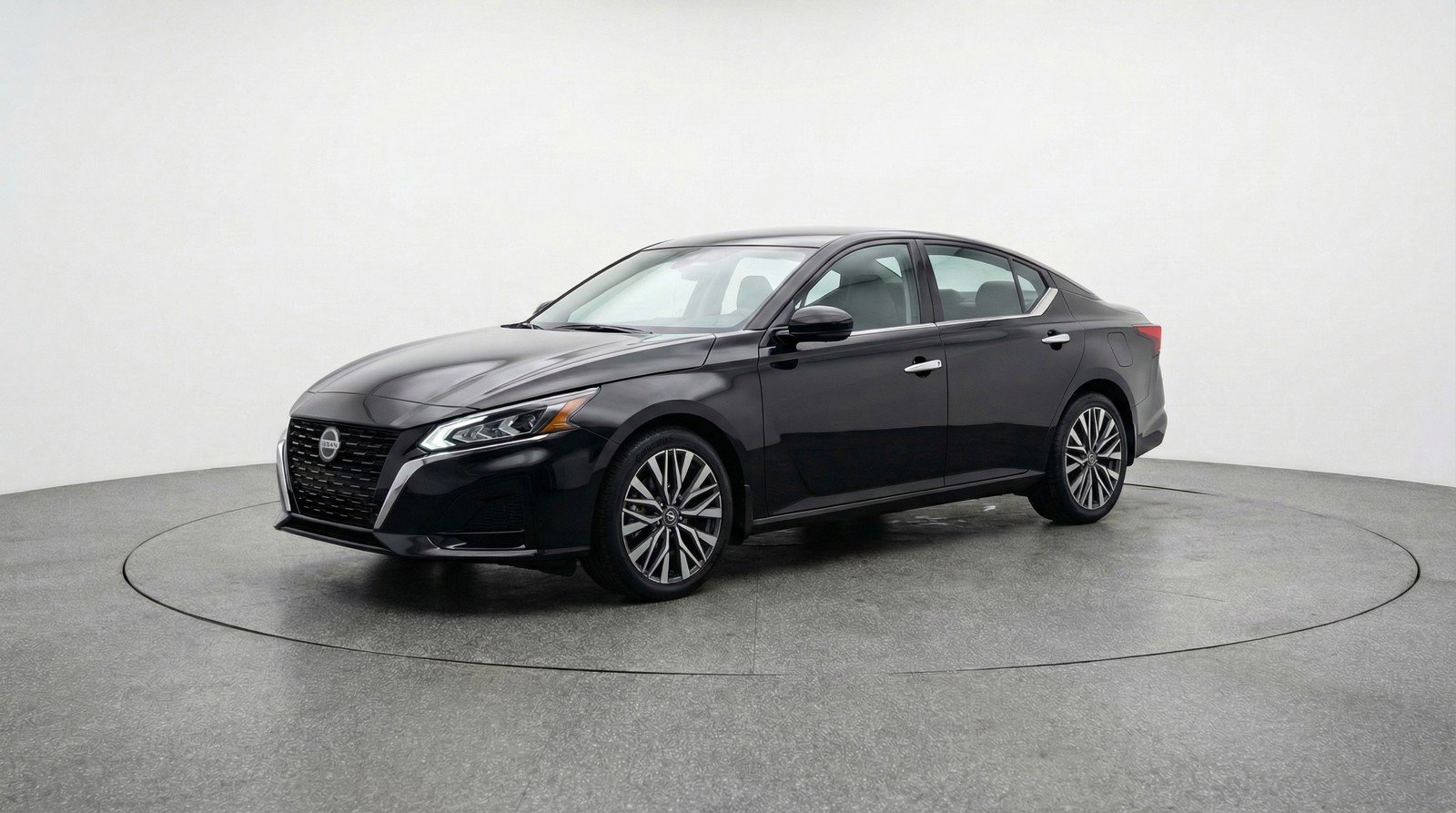 Used 2025 Nissan Altima 2.5 SV image 3