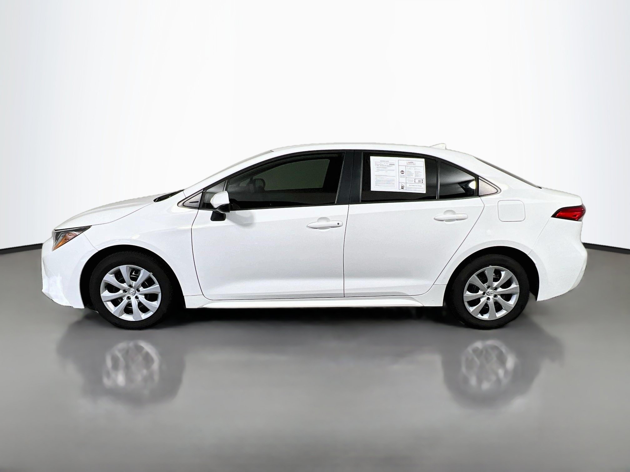 Used 2024 Toyota Corolla LE FWD image 8