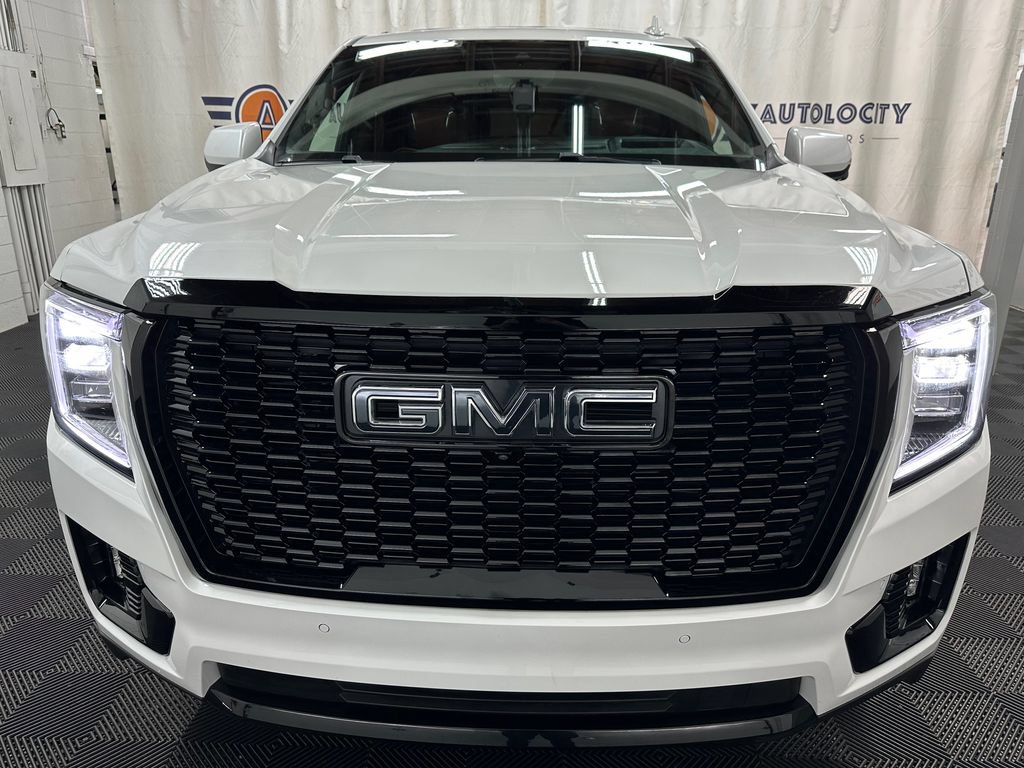 Used 2024 GMC Yukon XL Denali Ultimate AWD/4WD image 4
