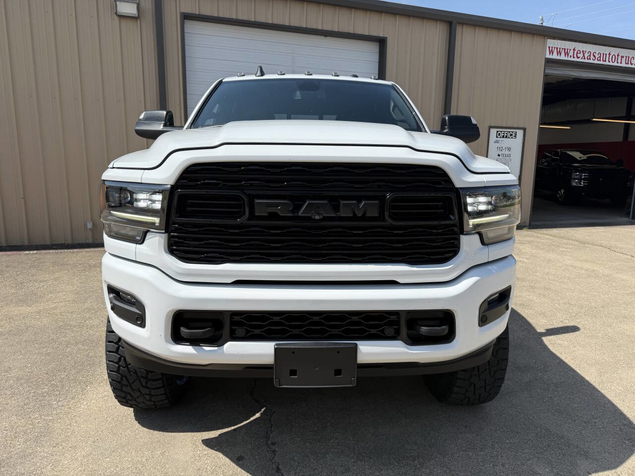 Used 2022 RAM 2500 Limited w/ Night Edition image 4