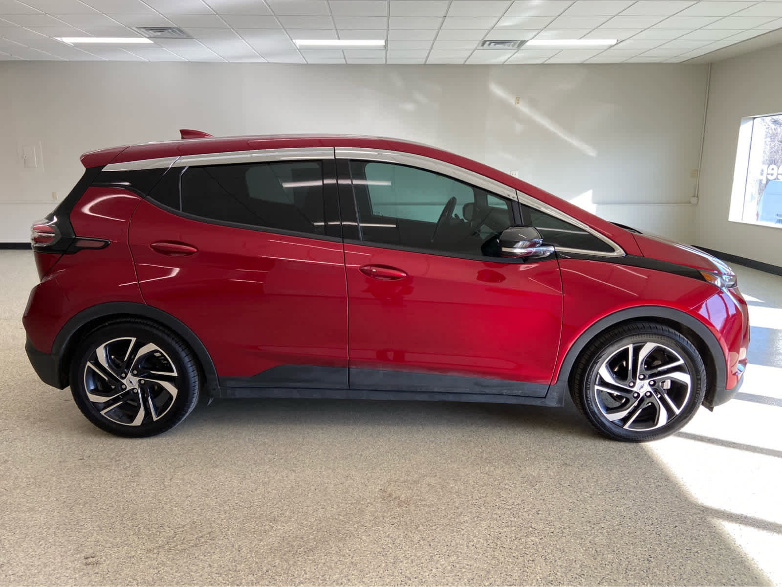 Used 2023 Chevrolet Bolt LT w/ Infotainment Package image 4
