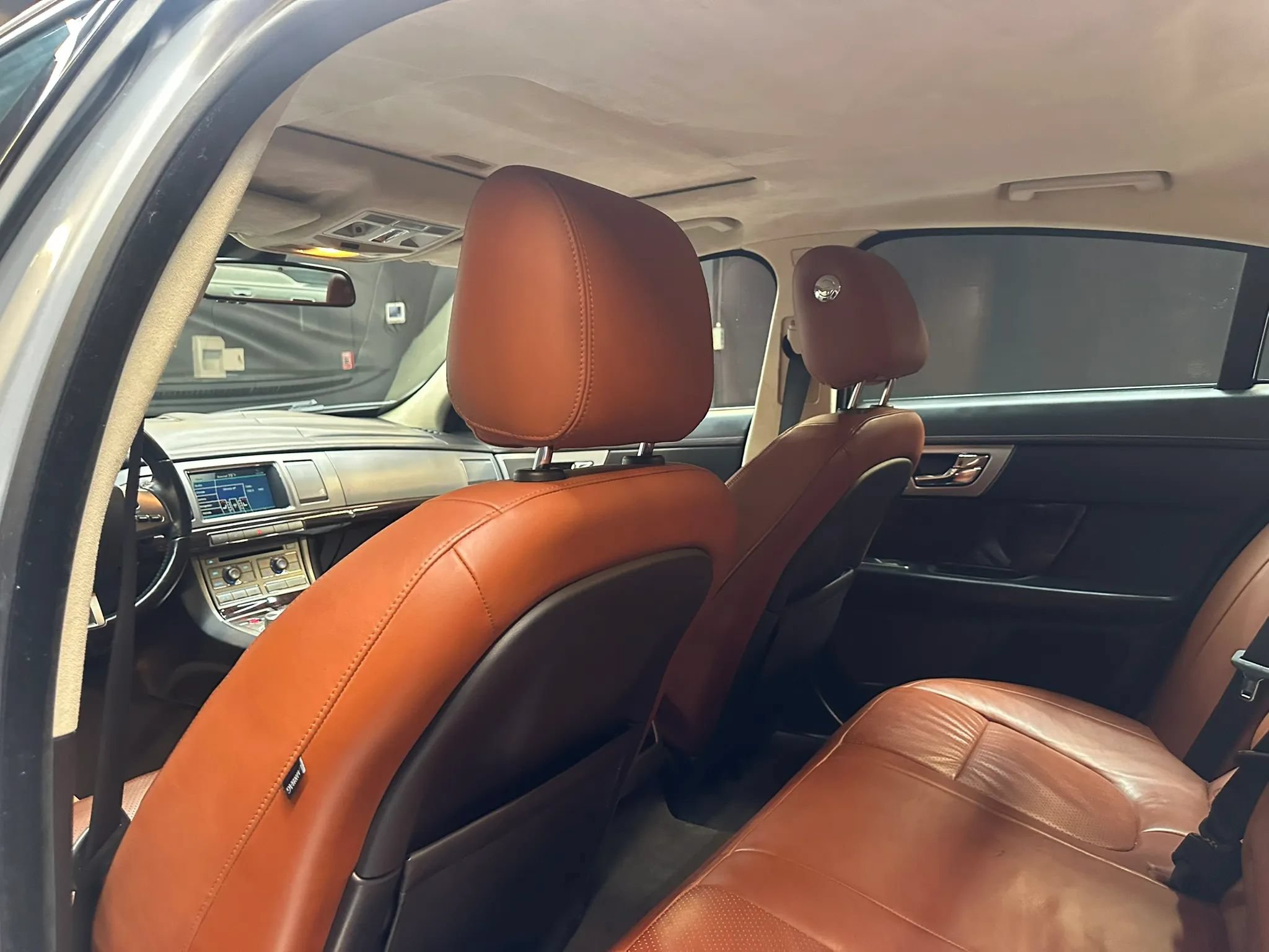 Used 2011 Jaguar XF Premium RWD image 20