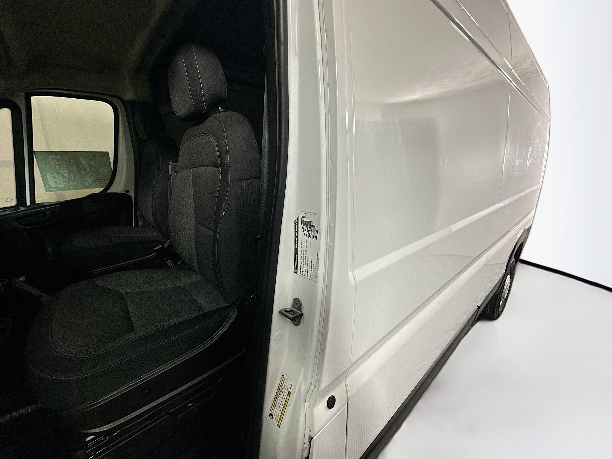 Used 2023 RAM ProMaster 2500 FWD image 12