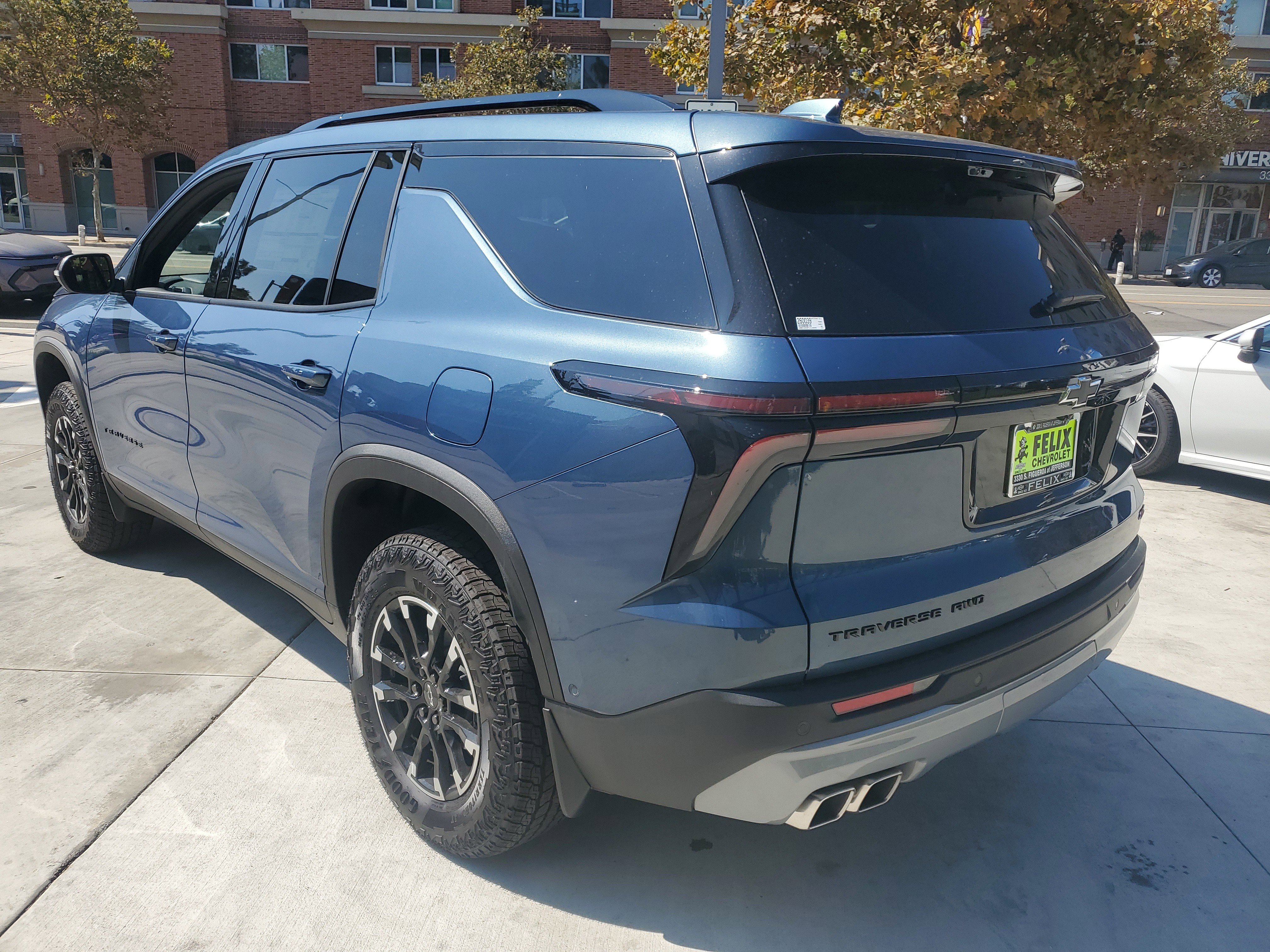 New 2026 Chevrolet Traverse Z71 w/ Enhanced Driving Package image 4