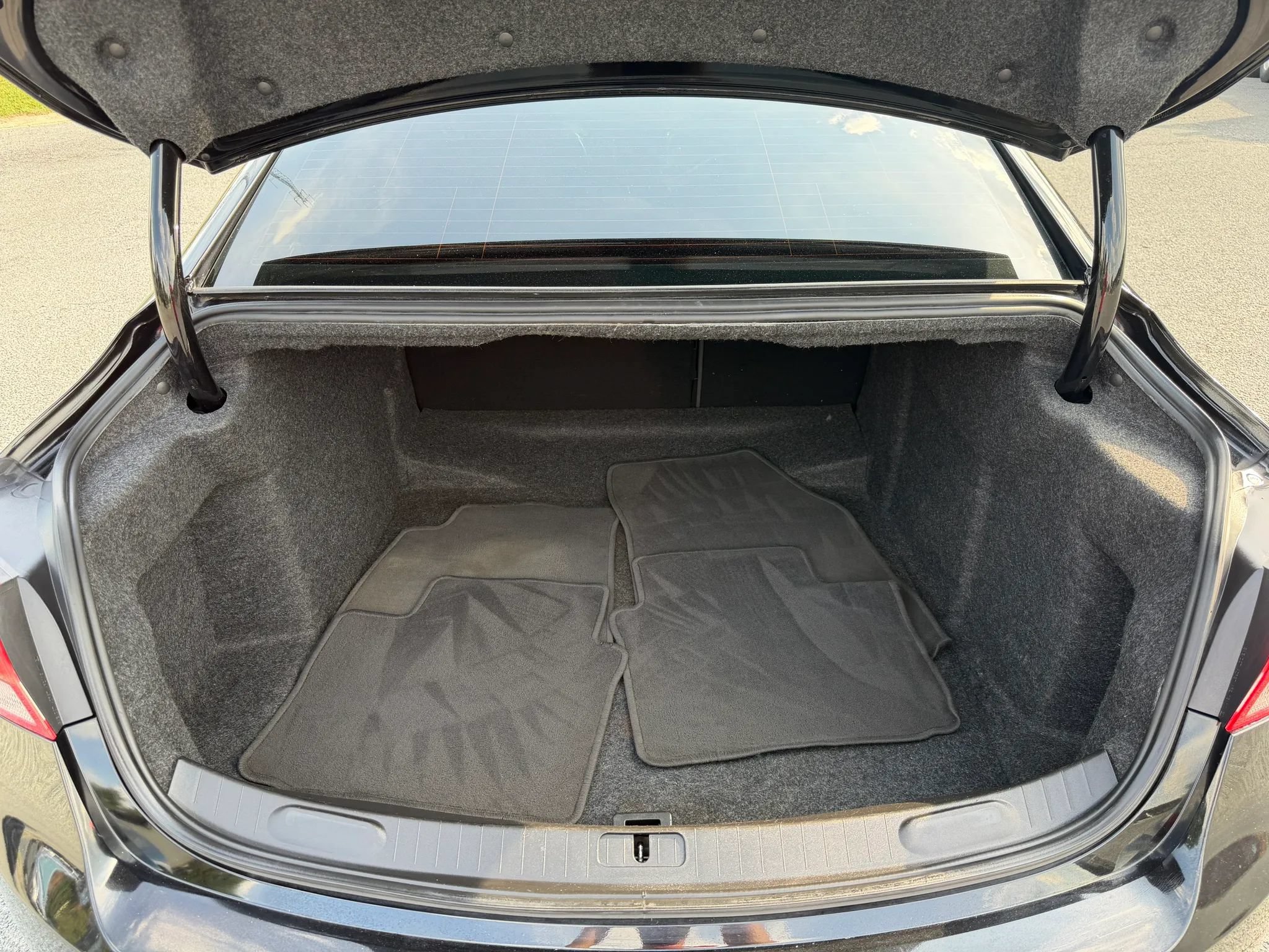 Used 2019 Chevrolet Impala LT FWD image 14