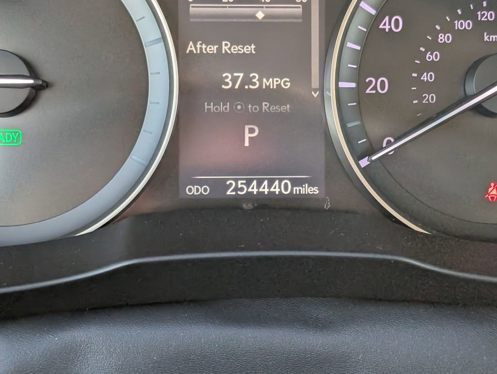 Used 2016 Lexus ES 300h w/ Luxury Package w/Wood Trim image 19