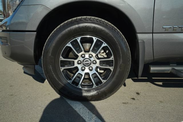 Used 2024 Nissan Titan SV w/ SV Convenience Package image 11