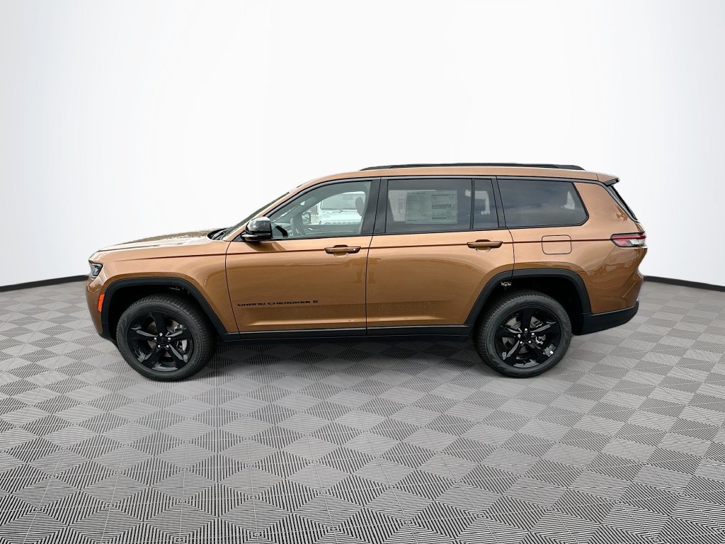 New 2026 Jeep Grand Cherokee L Limited w/ Limited Altitude Package AWD/4WD image 6