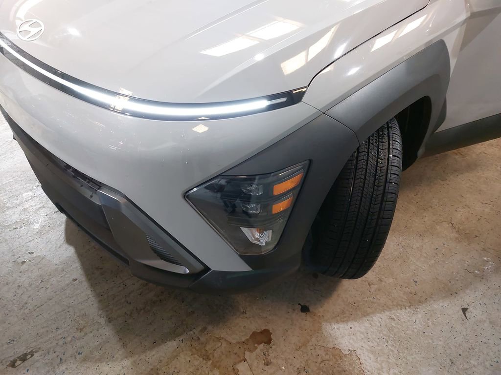 Certified 2025 Hyundai Kona SEL FWD image 33
