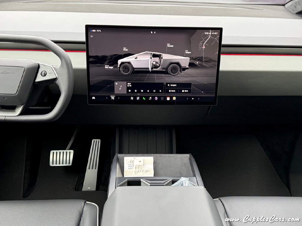 Used 2025 Tesla Cybertruck AWD Crew Cab image 17