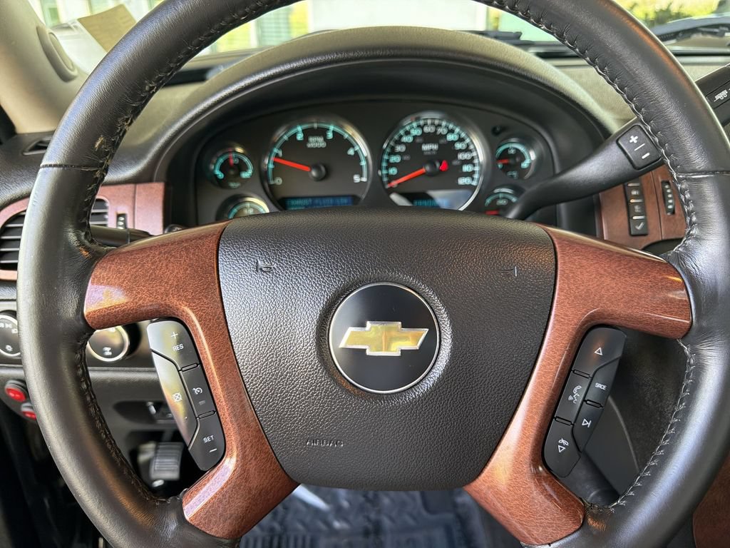 Used 2014 Chevrolet Silverado 2500 LTZ AWD/4WD image 12
