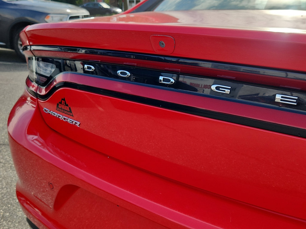 Used 2019 Dodge Charger SXT w/ Leather Interior Group RWD image 16