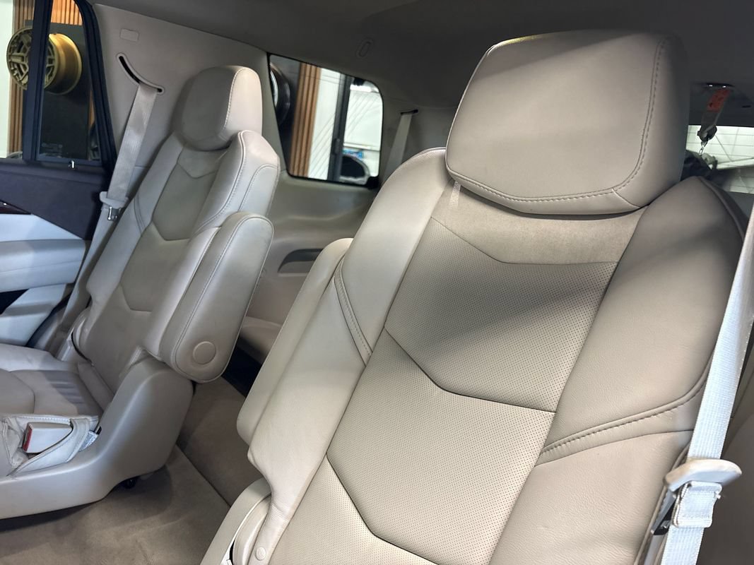 Used 2016 Cadillac Escalade Premium AWD/4WD image 31