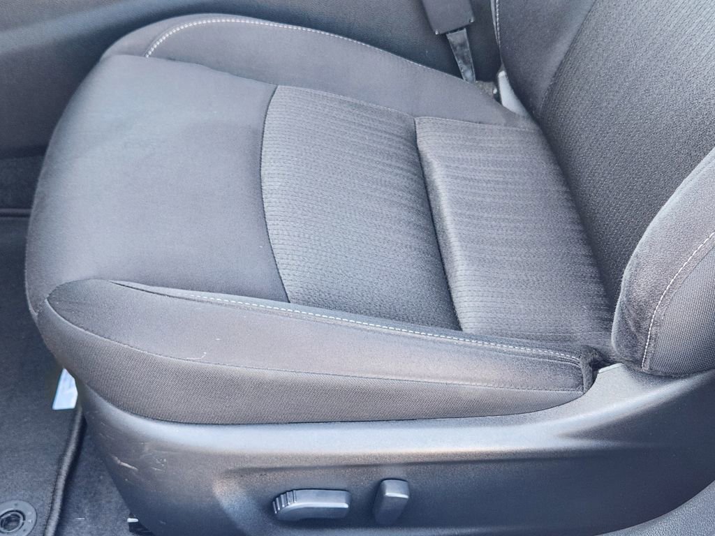 Used 2025 Nissan Altima 2.5 SV FWD image 24