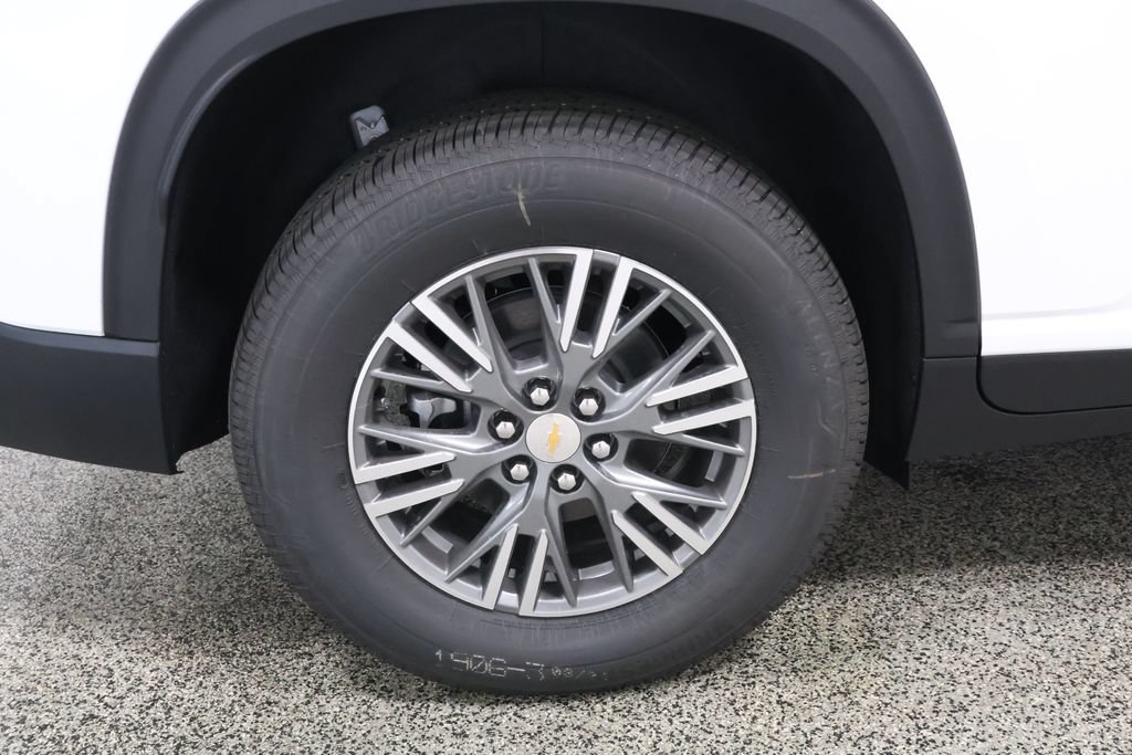 New 2027 Chevrolet Traverse LT w/ Driver Confidence Package FWD image 34