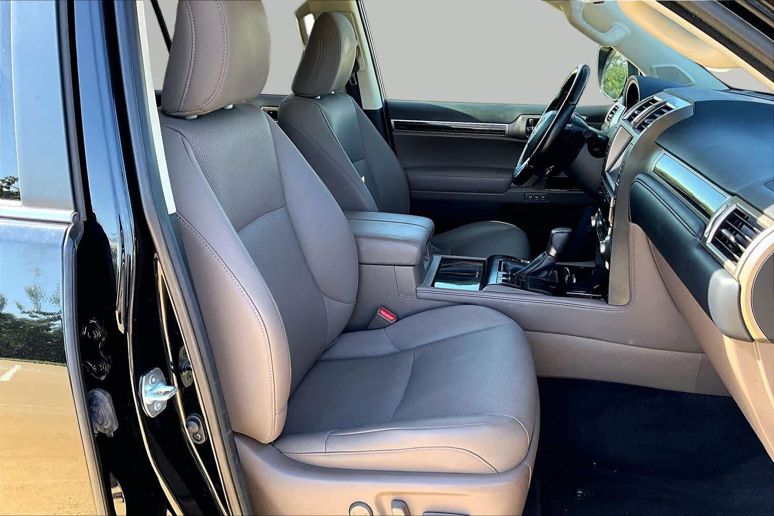 Used 2020 Lexus GX 460 Premium w/ Premium Package AWD/4WD image 9
