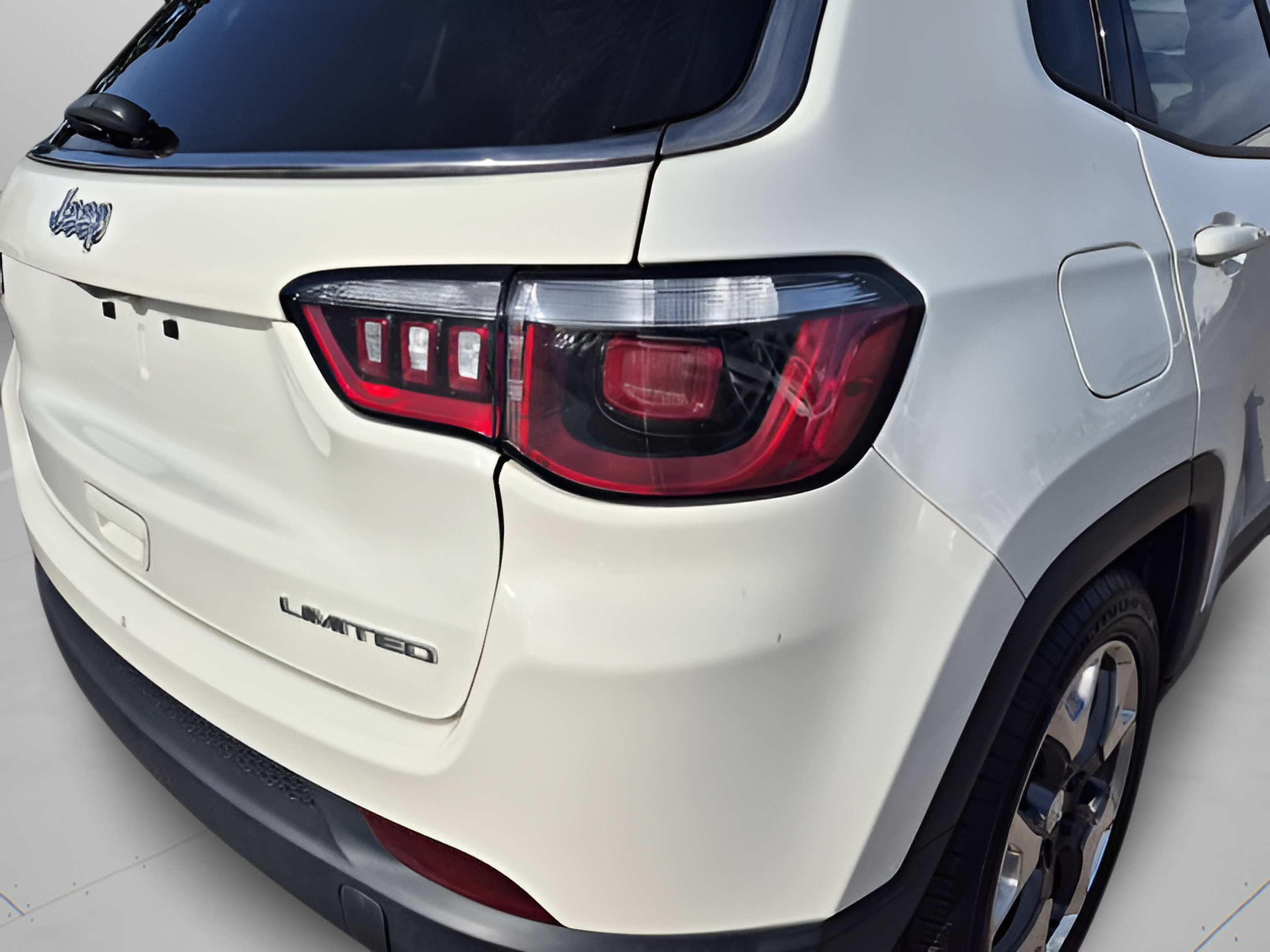 Used 2020 Jeep Compass Limited FWD image 33