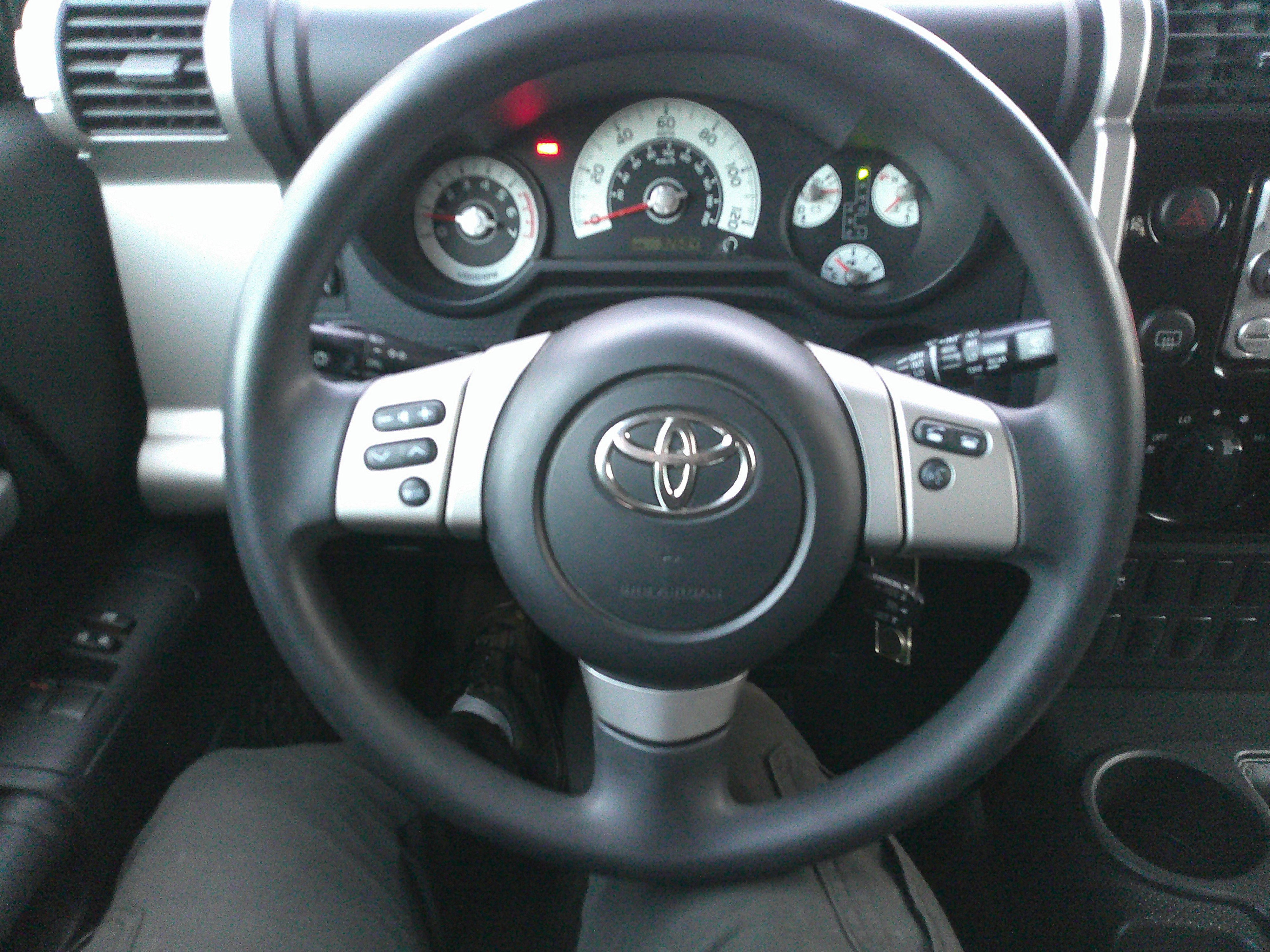 Used 2014 Toyota FJ Cruiser 4WD w/ Convenience Package image 18