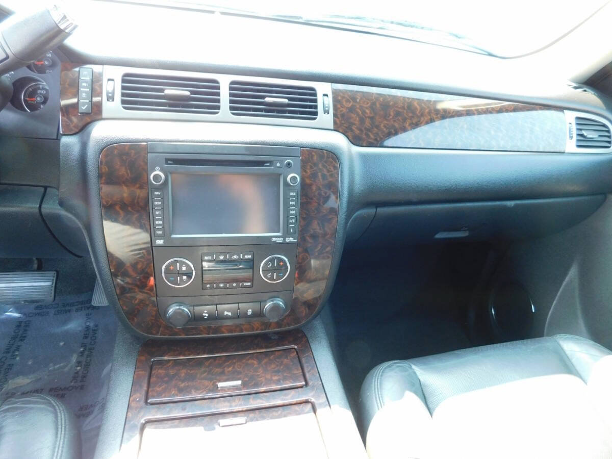 Used 2012 GMC Yukon XL Denali AWD/4WD image 10