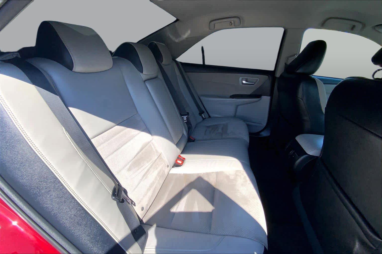 Used 2017 Toyota Camry XSE FWD image 17