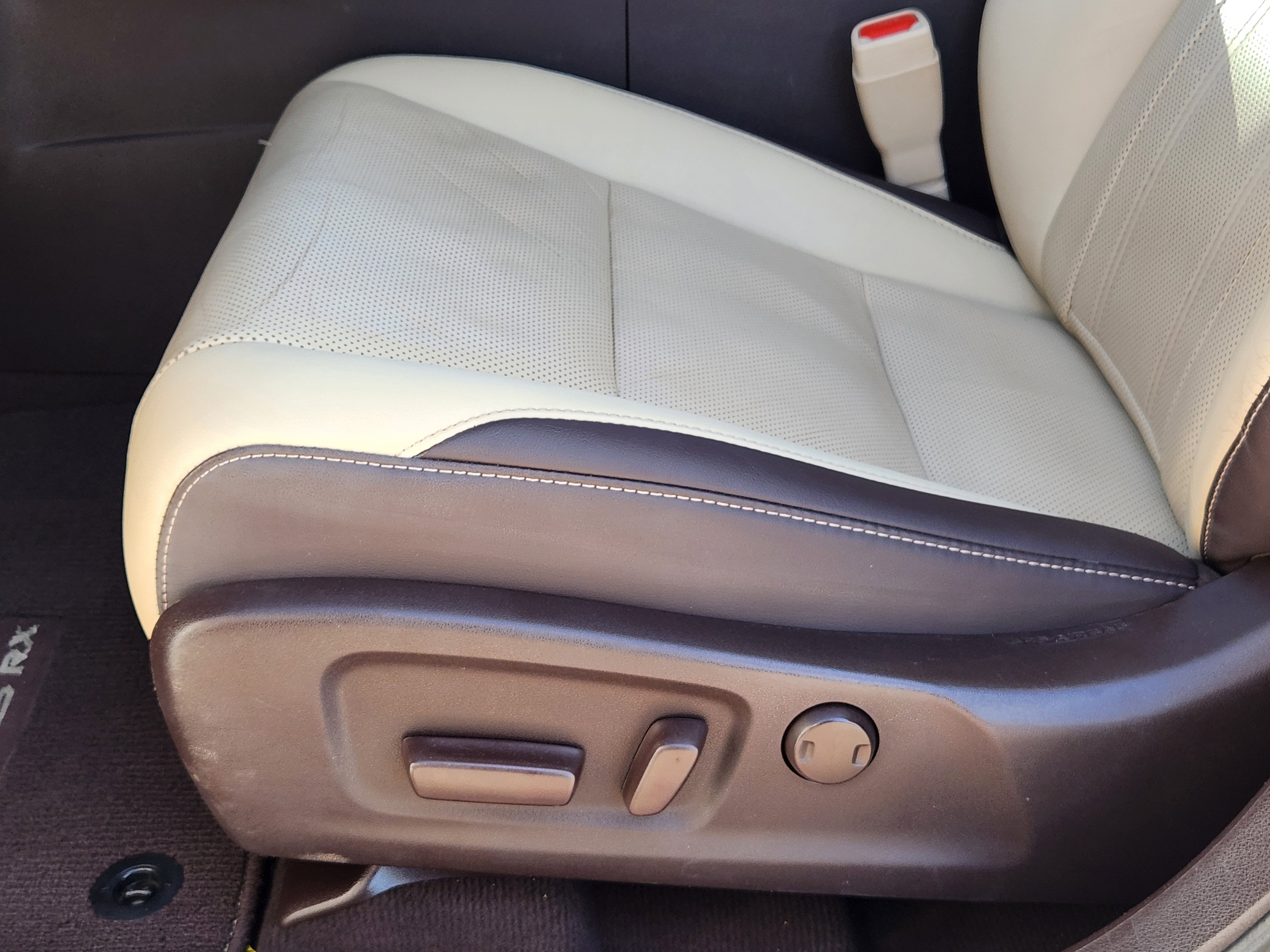 Used 2017 Lexus RX 450h AWD image 31