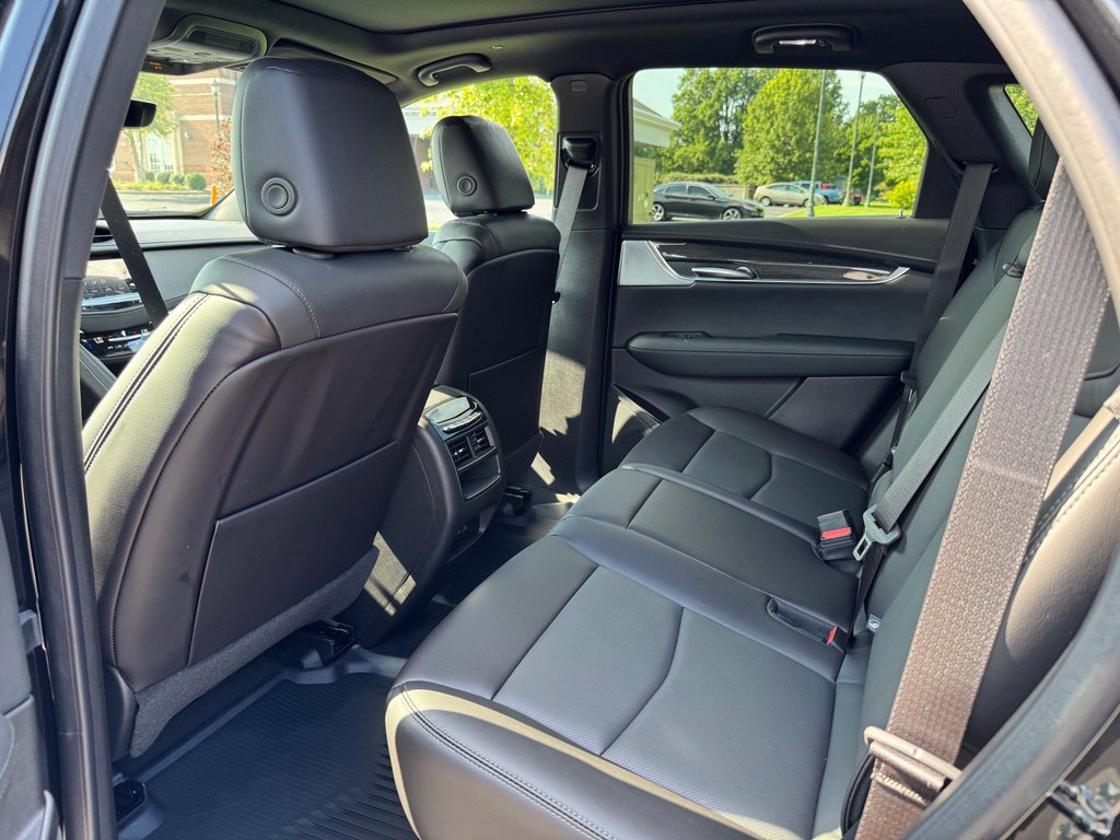 New 2026 Cadillac XT5 Sportv w/ LPO, Floor Liner Package AWD/4WD image 15