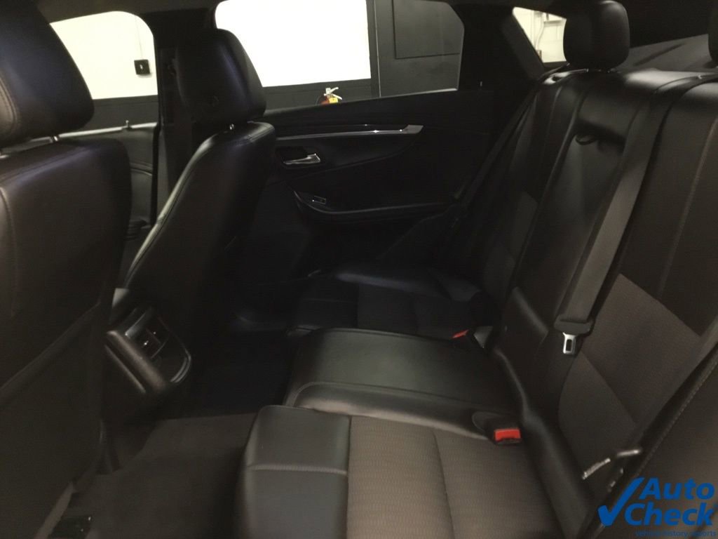 Used 2016 Chevrolet Impala LT w/ Convenience Package image 29