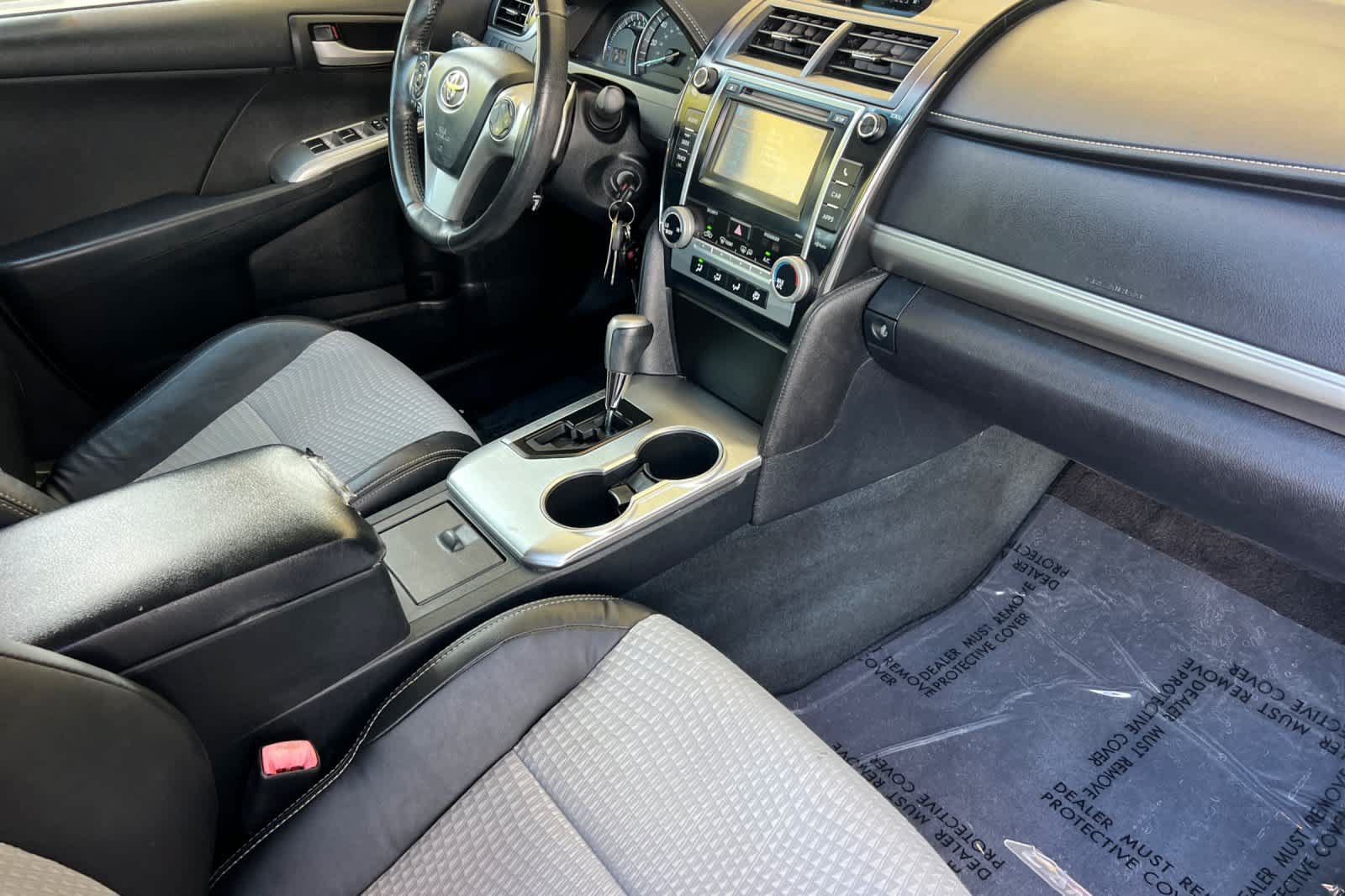 Used 2012 Toyota Camry SE FWD image 16