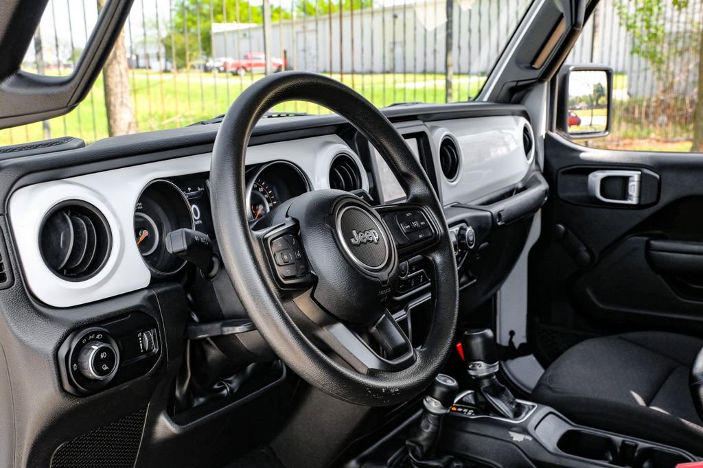 Used 2023 Jeep Gladiator Sport image 19