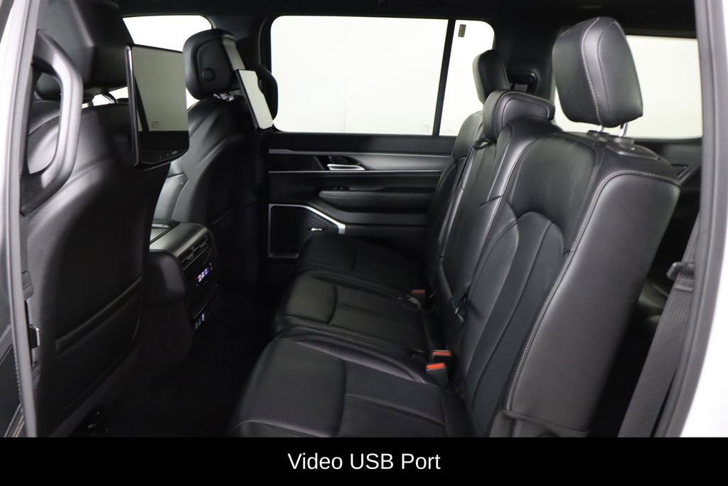 Used 2023 Jeep Wagoneer Series II AWD/4WD image 16