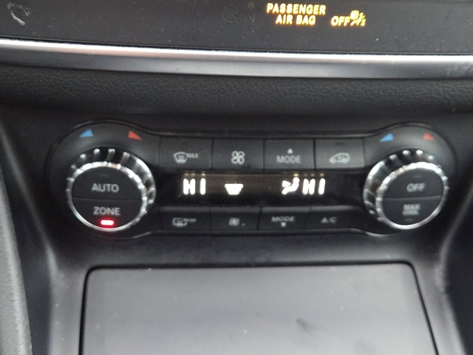 Used 2017 Mercedes-Benz GLA 250 4MATIC image 5