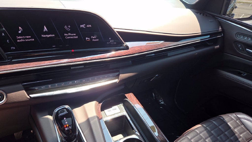 Used 2021 Cadillac Escalade Sport Platinum AWD/4WD image 19