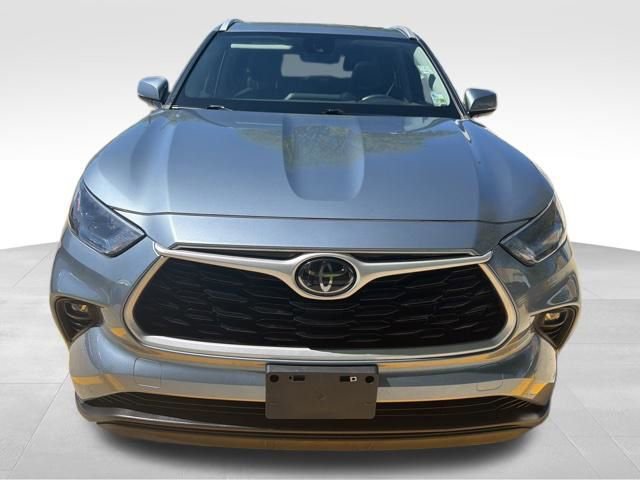 Used 2023 Toyota Highlander XLE image 38