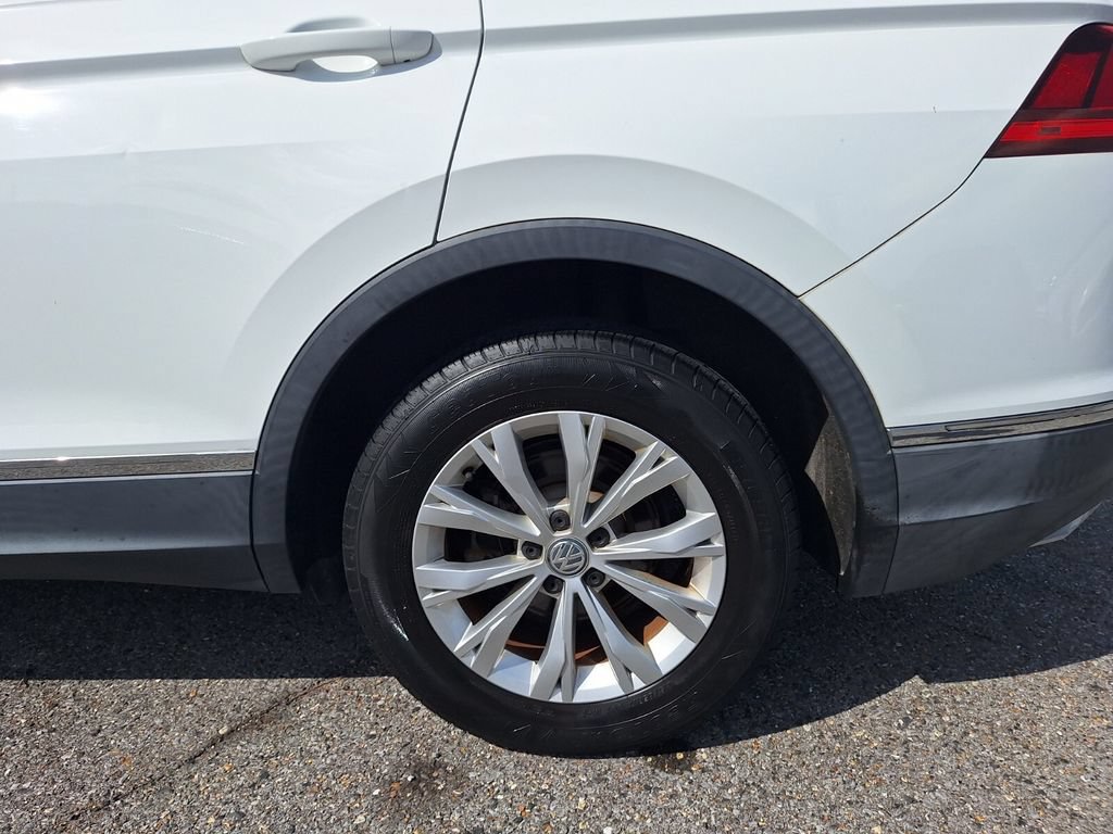 Used 2018 Volkswagen Tiguan SE AWD/4WD image 22