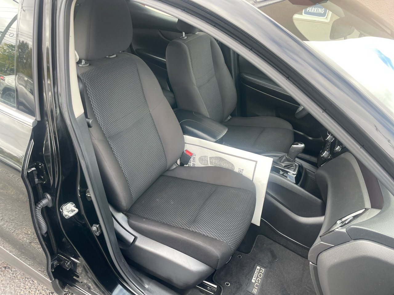 Used 2022 Nissan Rogue Sport S image 28