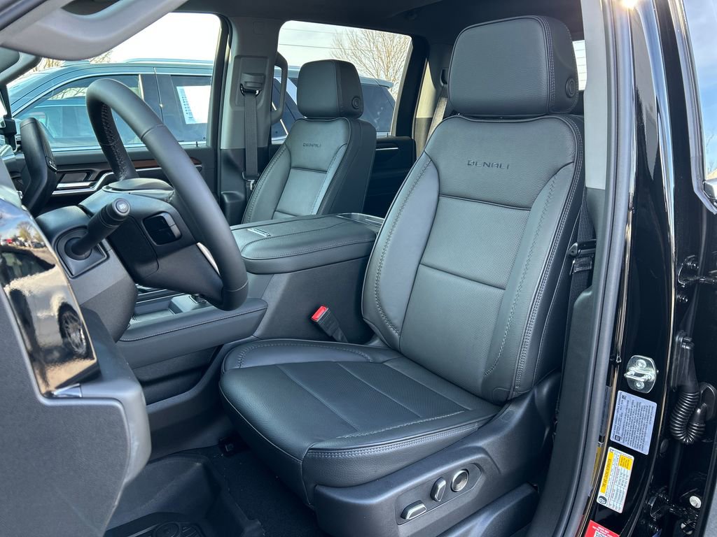New 2026 GMC Sierra 3500 Denali w/ Denali Reserve Package image 15