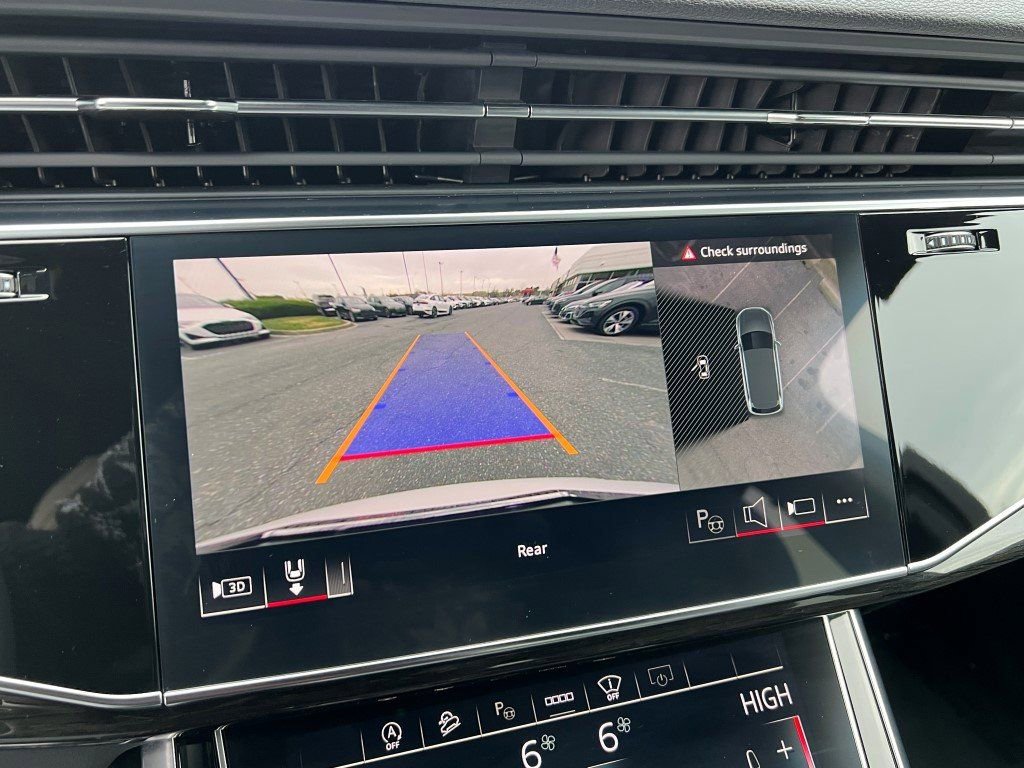 Used 2025 Audi Q7 3.0T Prestige w/ Prestige Package image 29