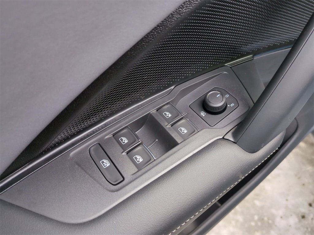 New 2026 Volkswagen Tiguan SE image 24