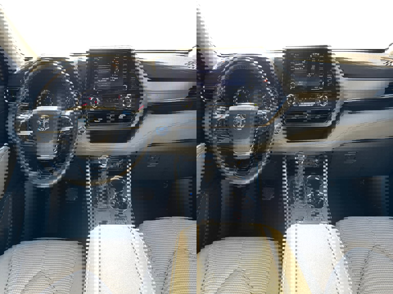 Used 2021 Toyota Highlander LE image 56