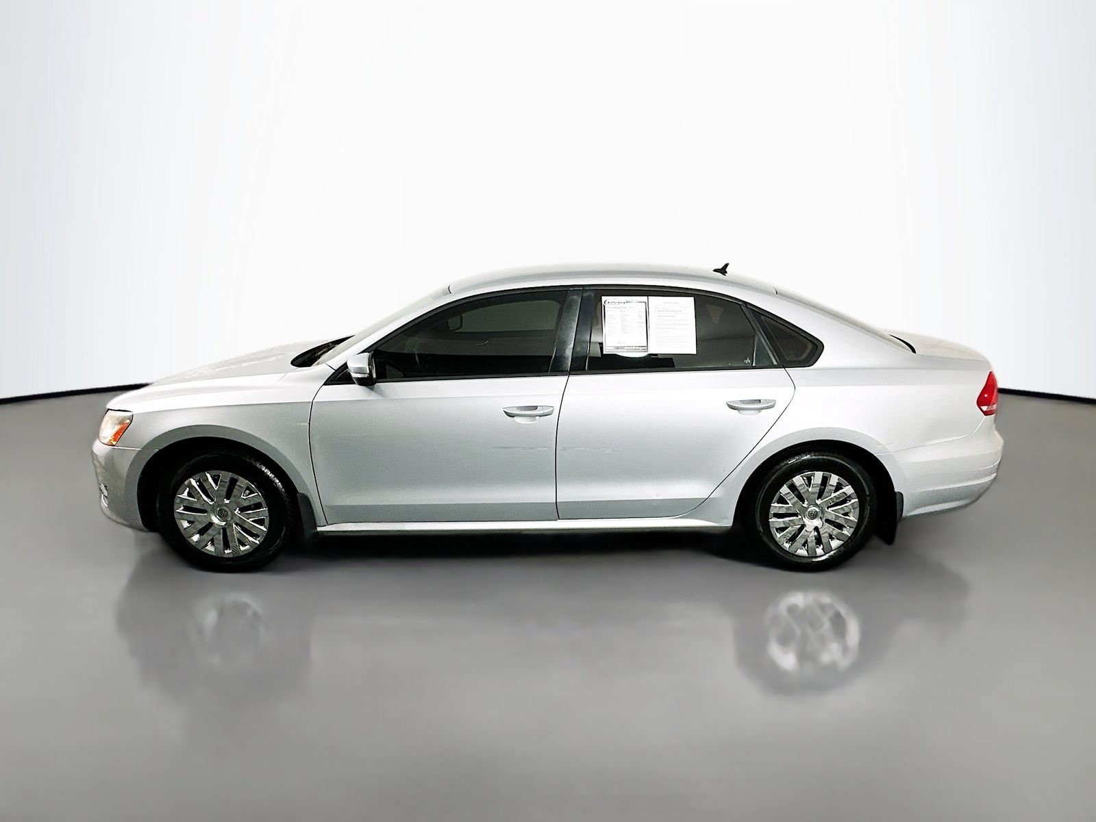 Used 2015 Volkswagen Passat 1.8T S FWD image 4